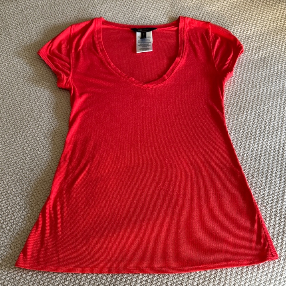 BCBGMaxAzria Vibrant Deep Salmon Short Sleeve Tee